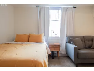 Photo #5: 22265943 Listing