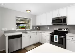 Photo #1: 22266391 Listing