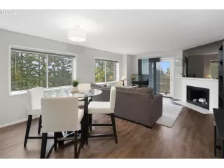 Photo #4: 22266391 Listing