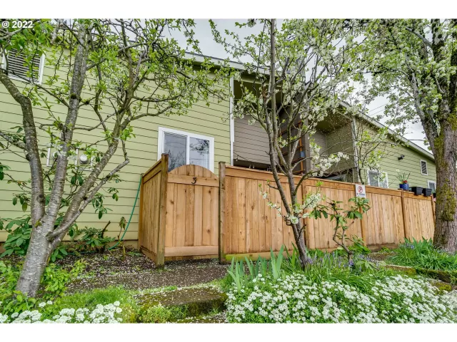 MLS: 22266788 Condo For Sale