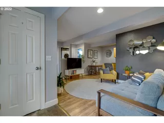 Photo #5: 22266788 Listing