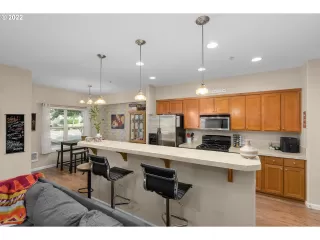 Photo #2: 22266876 Listing