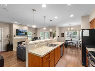 Photo #5: 22266876 Listing