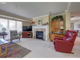 Photo #4: 22267375 Listing