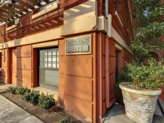 Photo #3: 22268722 Listing