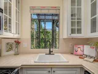 Photo #4: 22268860 Listing