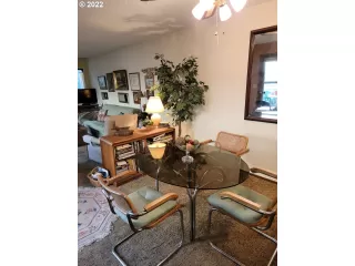 Photo #4: 22268892 Listing 