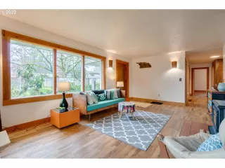 Photo #4: 22269383 Listing