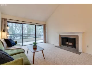 Photo #6: 22269936 Listing