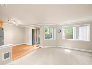 Photo #3: 22270911 Listing