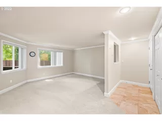 Photo #4: 22270911 Listing