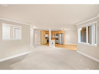 Photo #6: 22270911 Listing