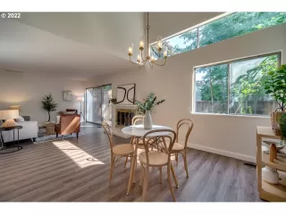 Photo #2: 22271112 Listing 