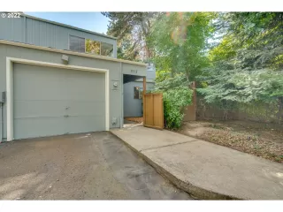 Photo #5: 22271112 Listing 