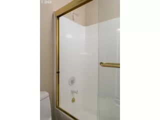 Photo #6: 22271171 Listing