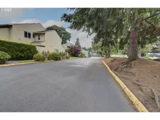 Photo #4: 22271441 Listing