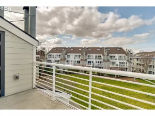 Photo #5: 22272328 Listing