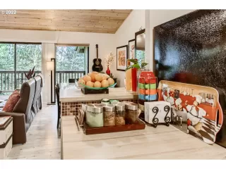 Photo #5: 22272412 Listing