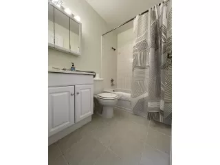 Photo #5: 22273330 Listing