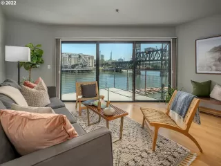 Photo #3: 22273581 Listing