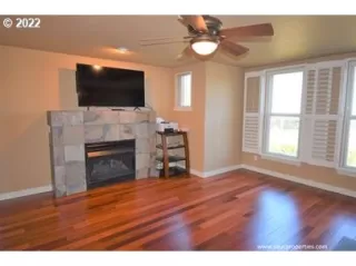 Photo #1: 22275126 Listing