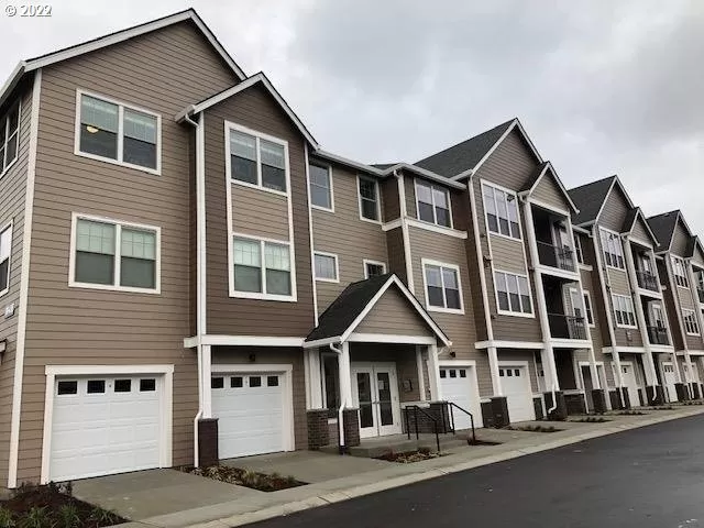 MLS: 22275394 Condo For Sale