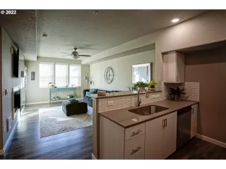 Photo #5: 22275394 Listing 