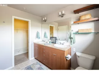 Photo #3: 22275679 Listing