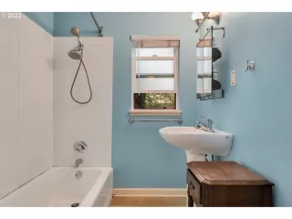 Photo #4: 22276099 Listing