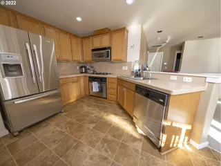 Photo #5: 22277217 Listing