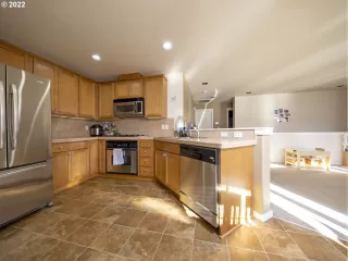 Photo #6: 22277217 Listing