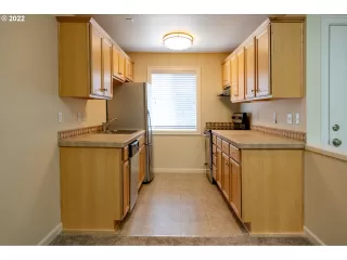 Photo #4: 22278085 Listing