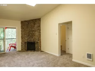 Photo #6: 22278085 Listing