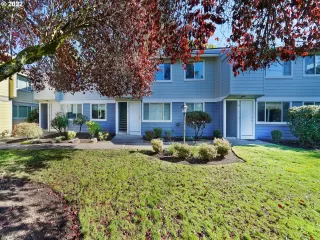 Click for more information on MLS # 22279664 : 4908 SW FRANKLIN AVE 9 More Details about MLS # 22279664 : 4908 SW FRANKLIN AVE 9
