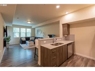 Photo #3: 22280984 Listing