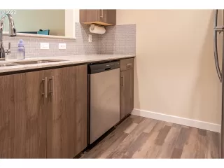 Photo #4: 22280984 Listing
