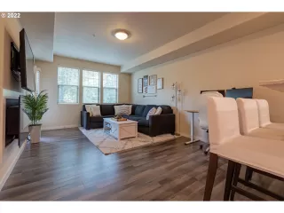 Photo #5: 22280984 Listing