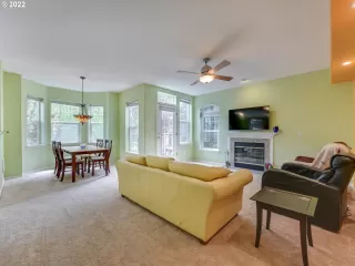 Photo #5: 22281620 Listing