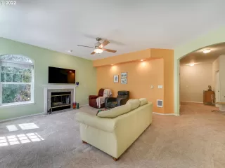 Photo #6: 22281620 Listing