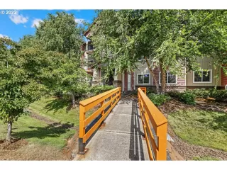 Photo #1: 22281712 Listing