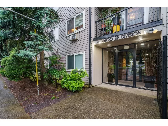 MLS: 22282334 Condo For Sale