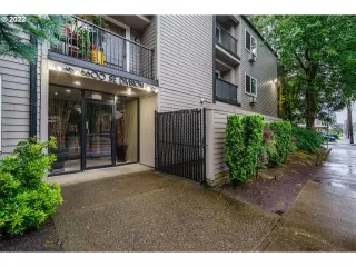 Photo #1: 22282334 Listing 