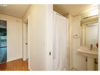 Photo #3: 22282334 Listing 