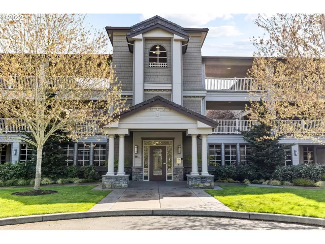 MLS: 22282584 Condo For Sale