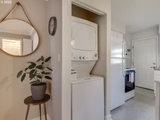 Photo #5: 22282739 Listing 