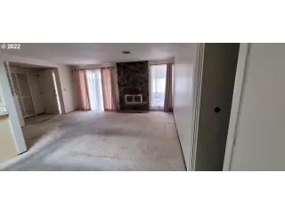 Photo #6: 22282740 Listing