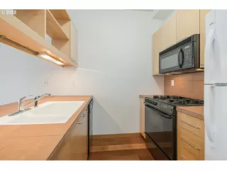 Photo #4: 22283172 Listing