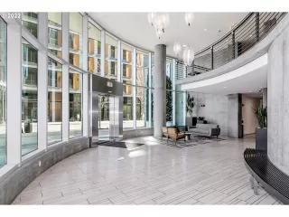 Photo #2: 22283496 Listing