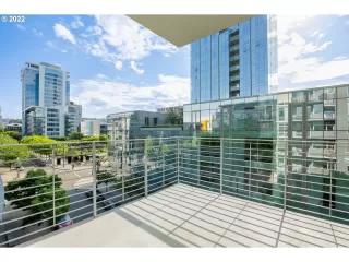 Photo #5: 22283496 Listing