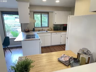 Photo #6: 22284093 Listing 